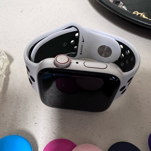 Apple Watch Nike Series (GPS) 44mm Silver Aluminum